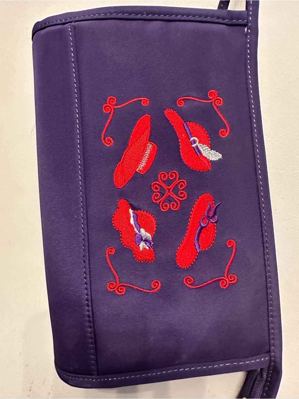 Vintage Y2K Unbranded Purple Wristlet Clutch with Red Fancy Hat Embroidery